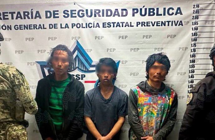 TrÃ­o traÃ­a 80 dosis de cristal y heroÃ­na en Puebla; marinos los detienen