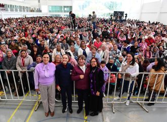Entregan Claudia Sheinbaum y Delfina Gómez pensiones para mujeres y adultos mayores en Edomex